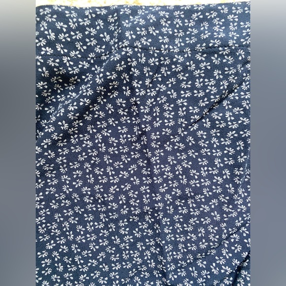 BRANDY MELVILLE FLORAL WRAP SKIRT - Picture 2 of 2